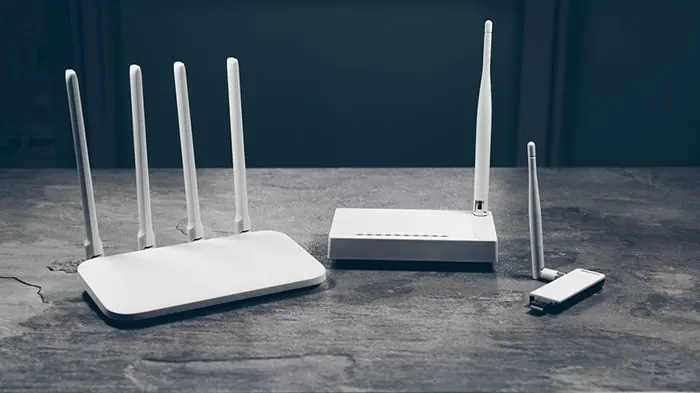 سه نوع مودم ADSL/VDSL، ابعاد بزرگتر با 4 آنتن خارجی، متوسط با 1 آنتن خارجی و کوچک با 1 آنتن خارجی