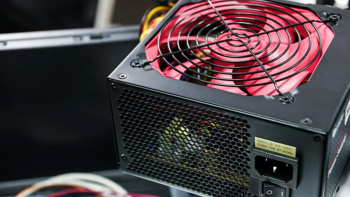 منبع تغذیه کامپیوتر (PSU)