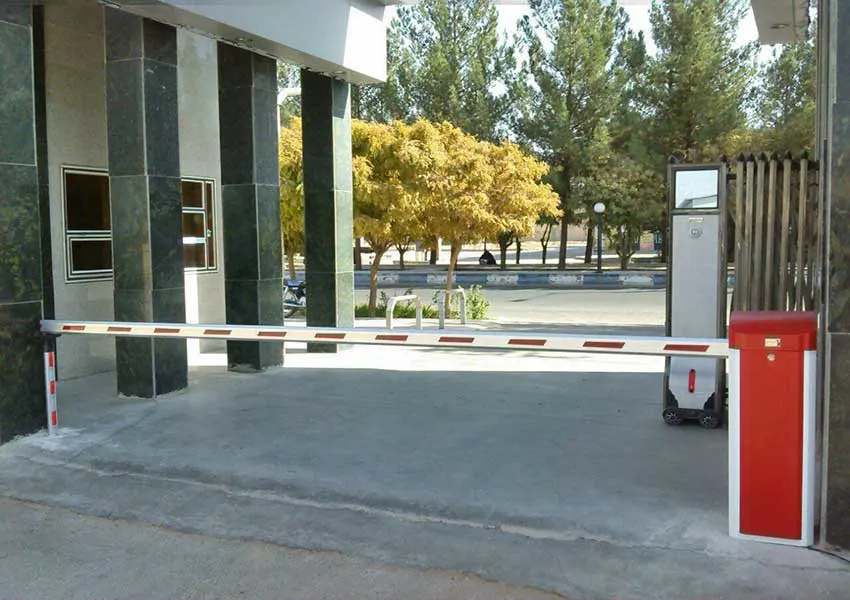 استفاده از راهبند جلوی ورودی